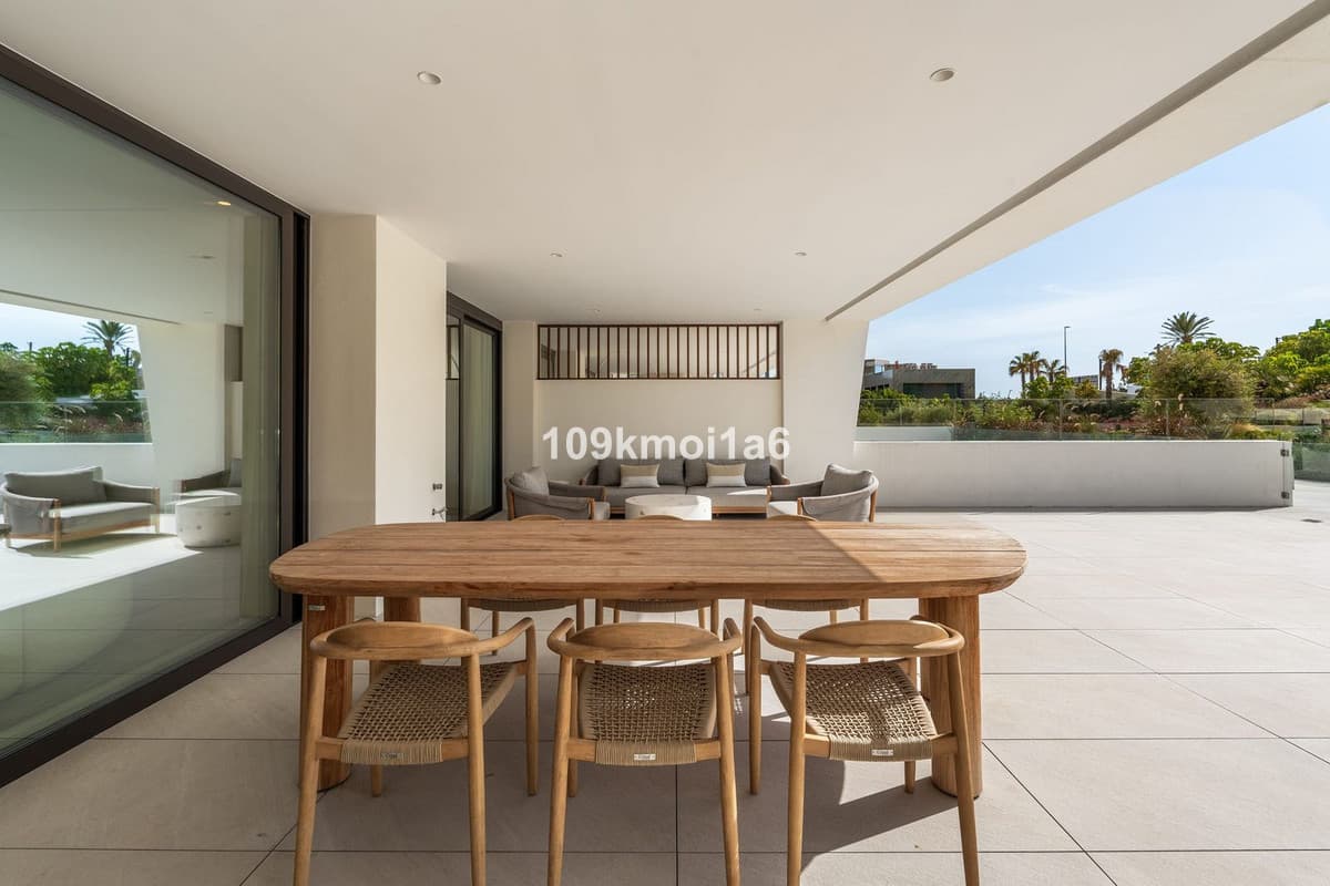 Ground Floor Apartment in The Golden Mile — photo 8 of 10