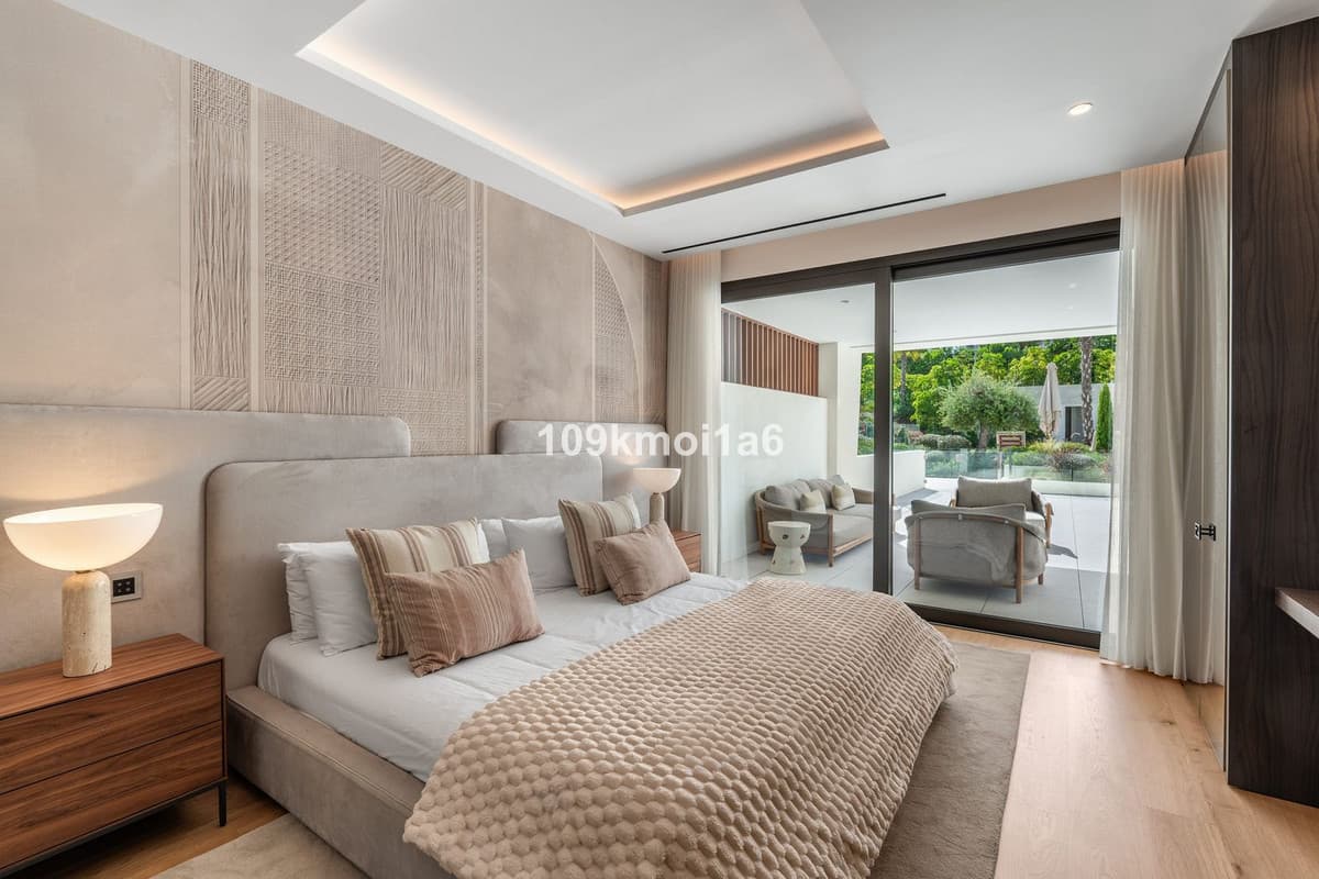 Ground Floor Apartment in The Golden Mile — photo 9 of 10