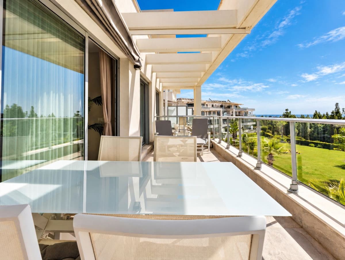 Middle Floor Apartment in Las Lagunas — photo 2 of 10