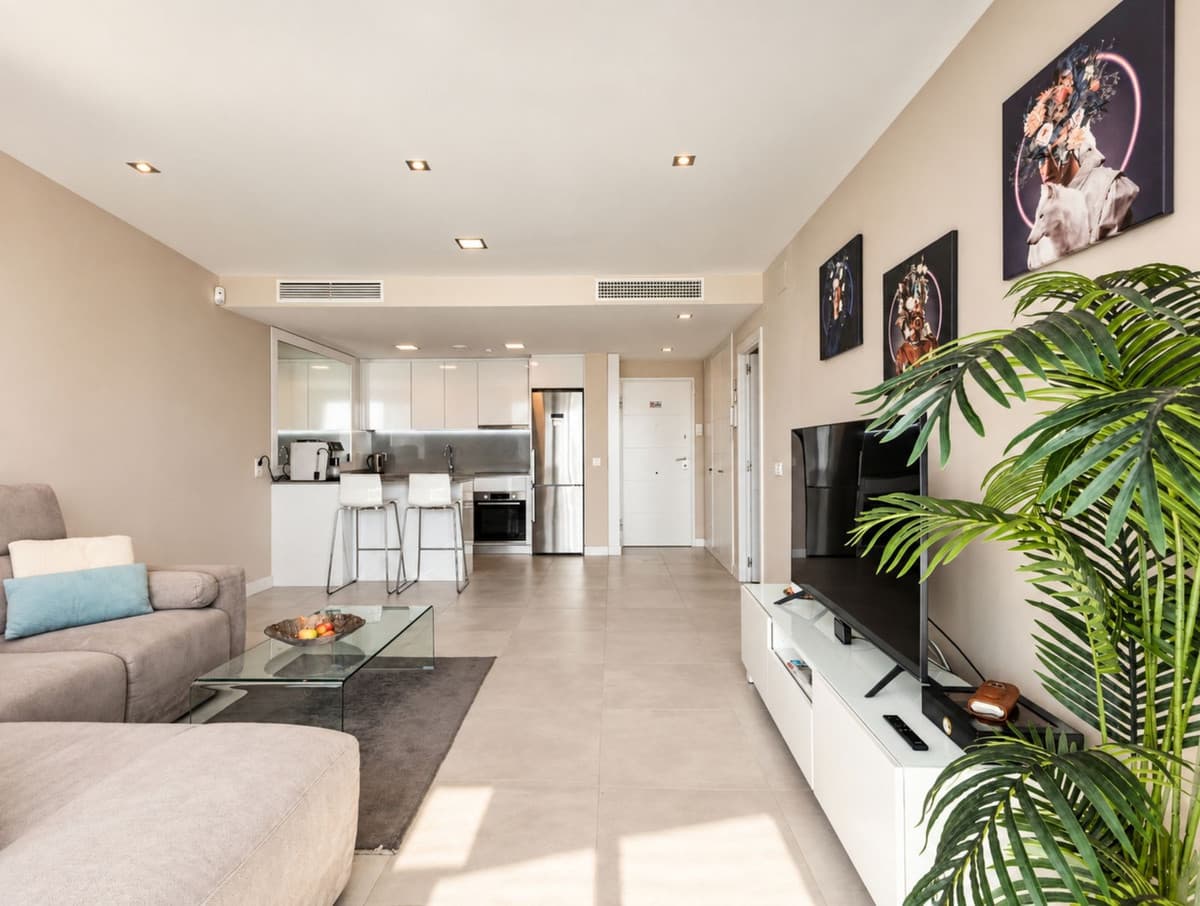 Middle Floor Apartment in Las Lagunas — photo 10 of 10