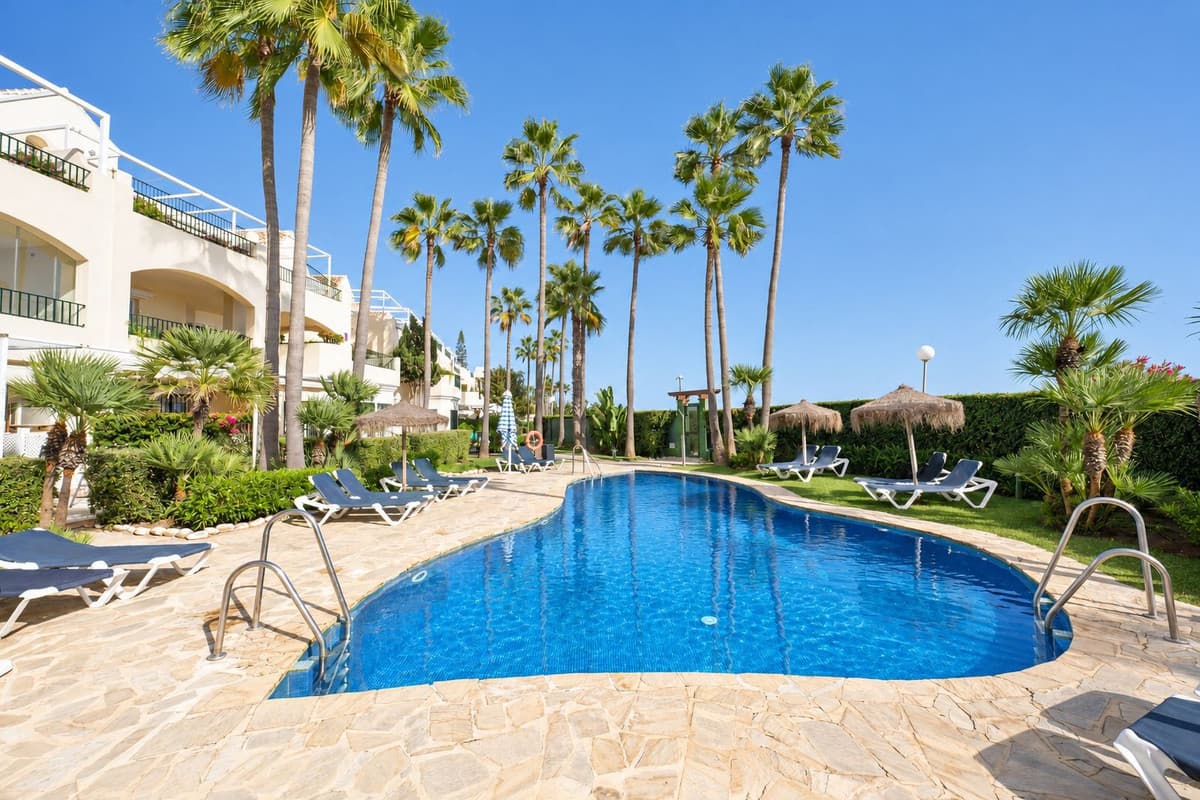 Ground Floor Apartment in Elviria — photo 1 of 10