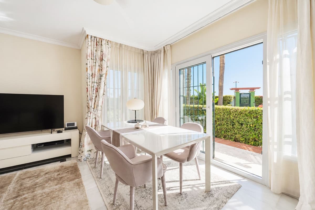 Ground Floor Apartment in Elviria — photo 8 of 10