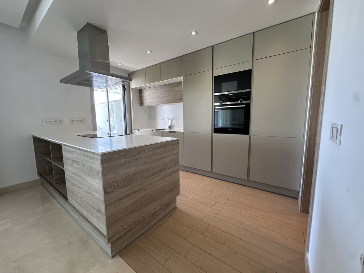 Middle Floor Apartment in Benahavís — photo 8 of 10