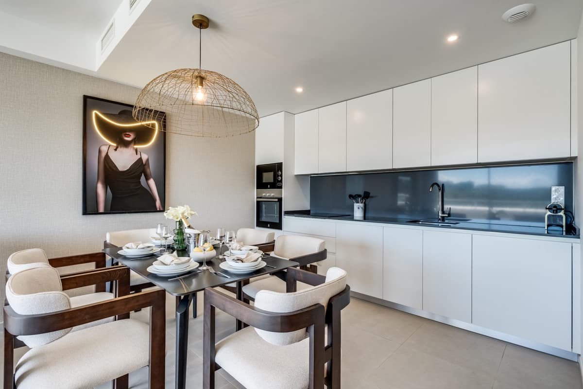 Middle Floor Apartment in Estepona — photo 3 of 10