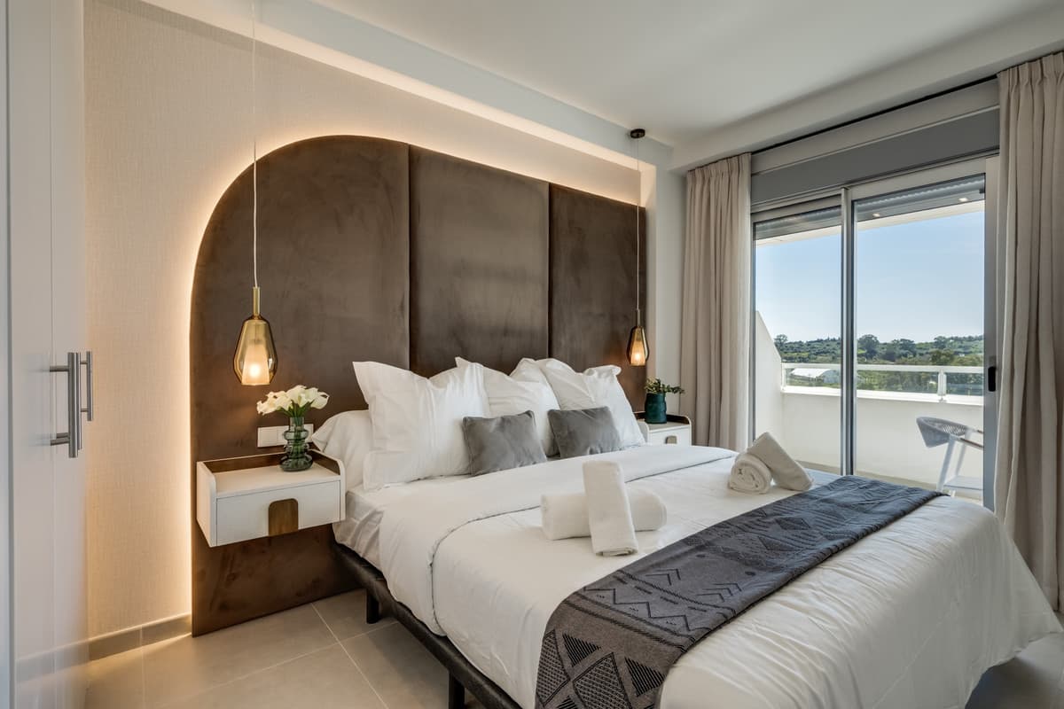 Middle Floor Apartment in Estepona — photo 4 of 10