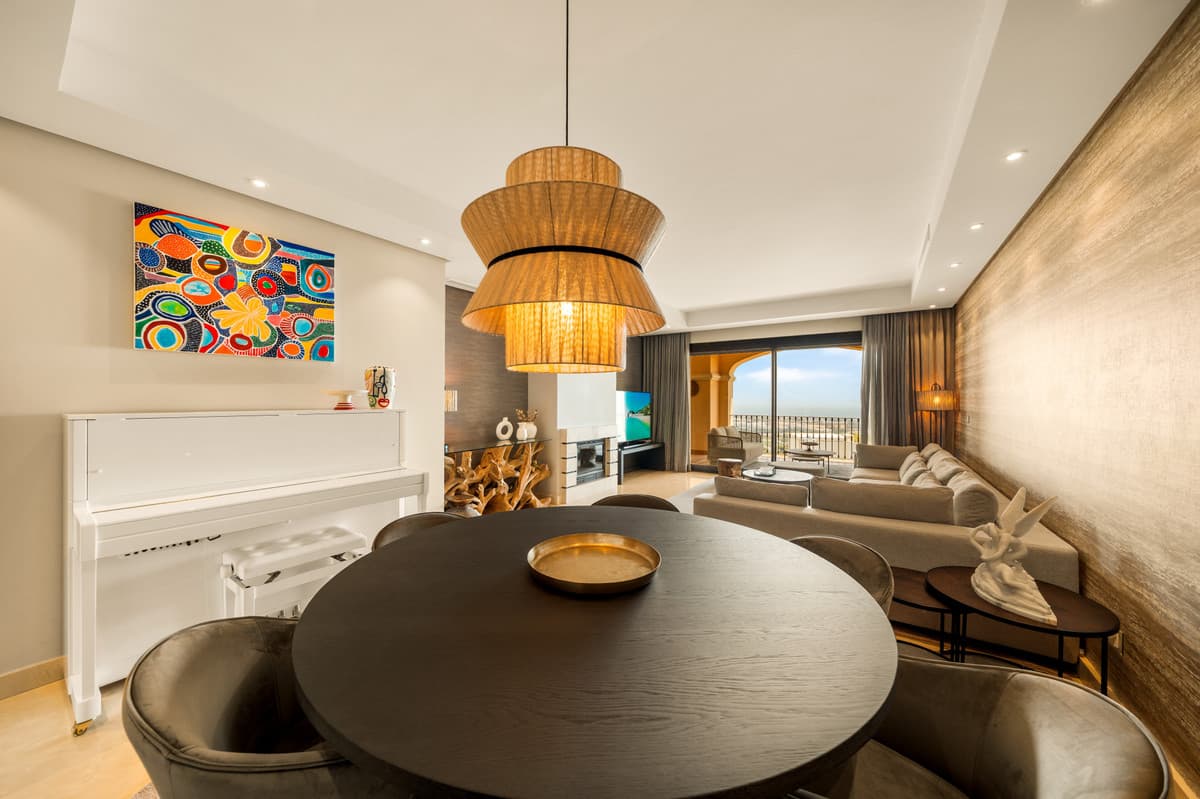 Middle Floor Apartment in La Quinta — photo 5 of 10