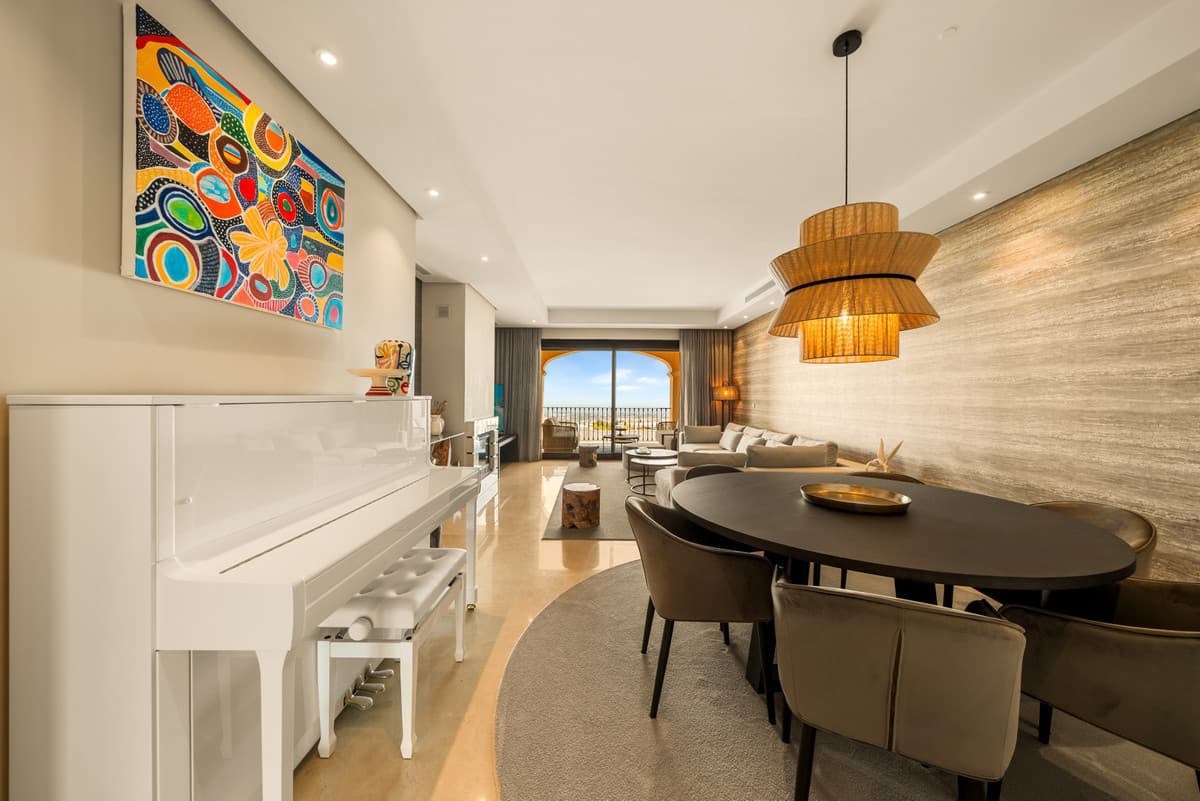 Middle Floor Apartment in La Quinta — photo 6 of 10