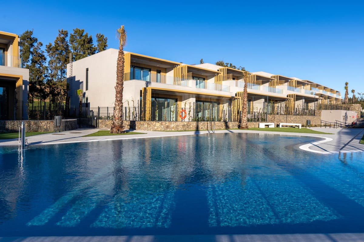 Townhouse in El Chaparral — photo 1 of 10