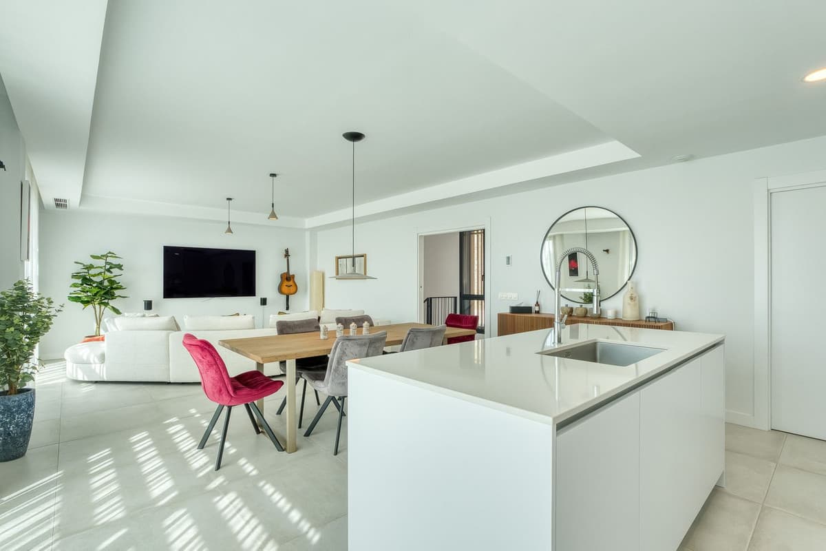 Townhouse in El Chaparral — photo 2 of 10