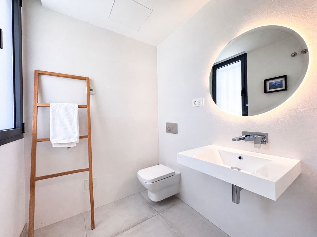 Townhouse in El Chaparral — photo 9 of 10