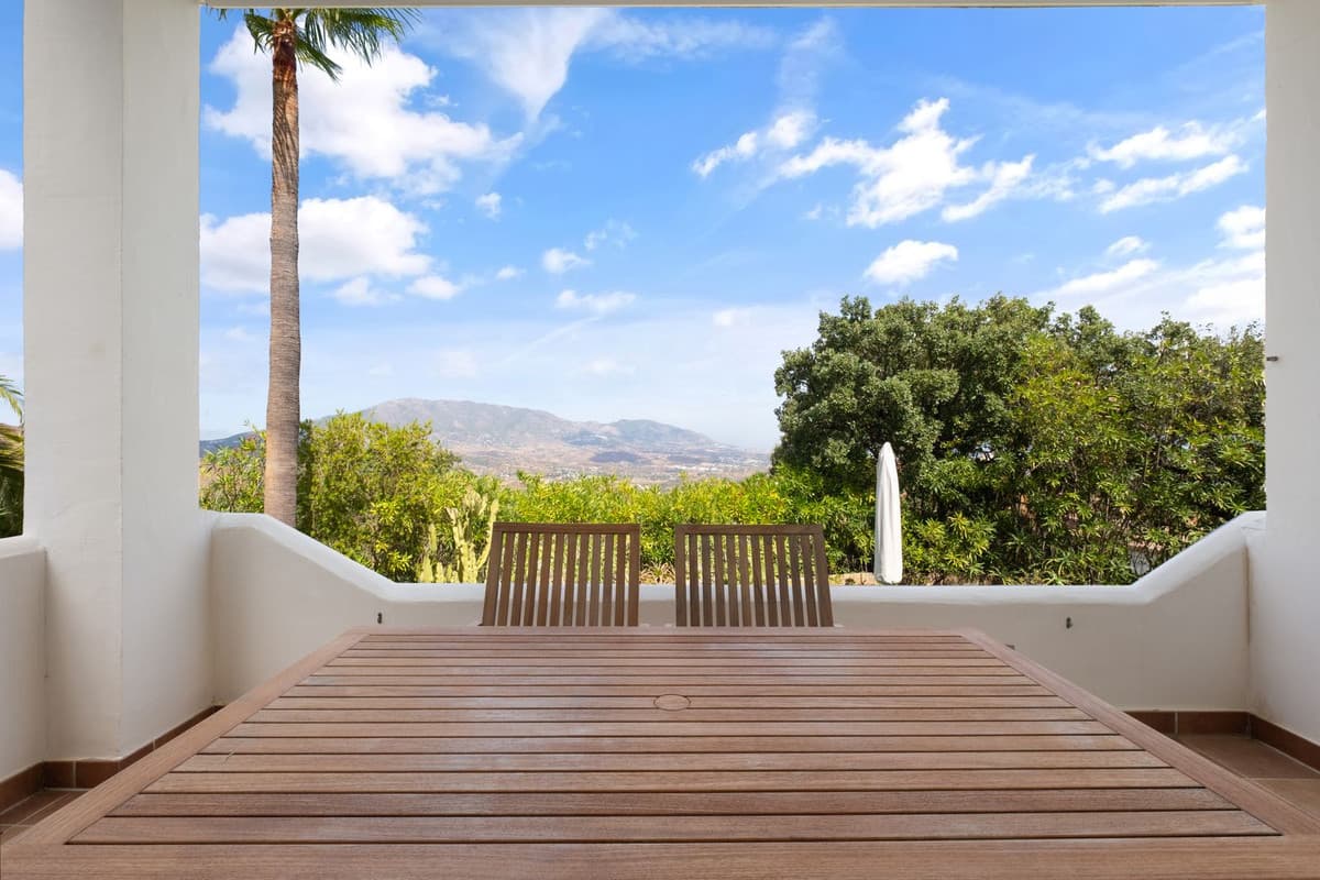 Ground Floor Apartment in La Mairena — photo 1 of 10