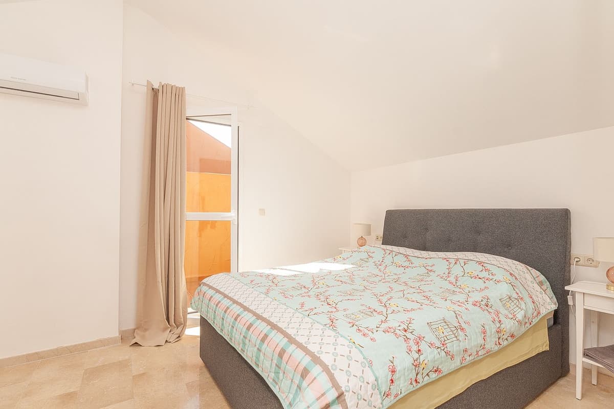 Penthouse in Elviria — photo 4 of 10