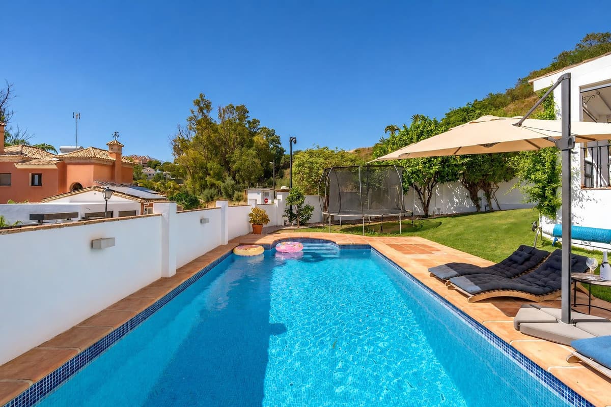 Detached Villa in Nueva Andalucía — photo 2 of 10