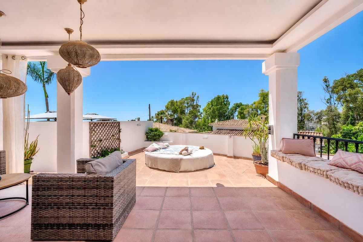 Detached Villa in Nueva Andalucía — photo 3 of 10