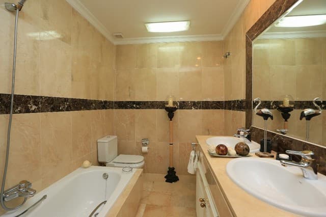 Ground Floor Apartment in Elviria — photo 9 of 9