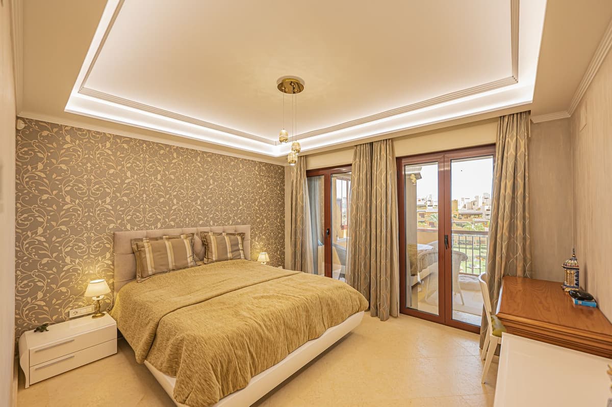 Middle Floor Apartment in Estepona — photo 4 of 10