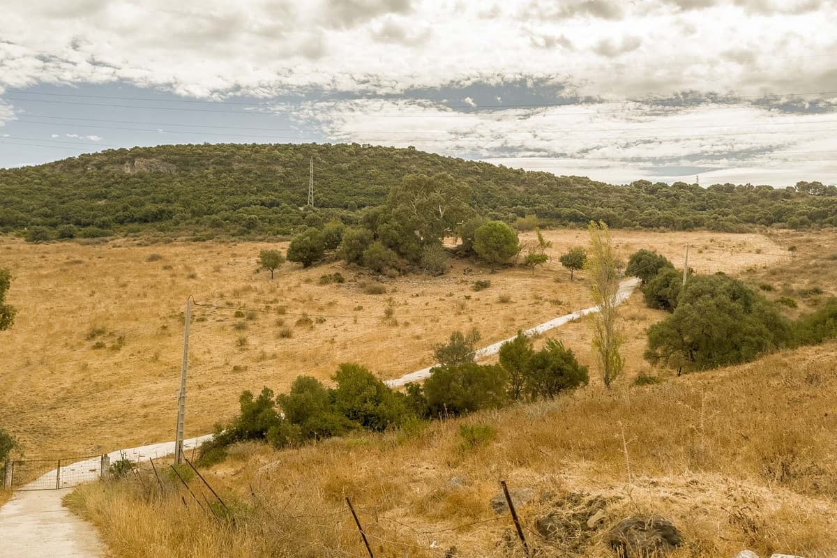Land with Ruin in Casares — photo 2 of 10