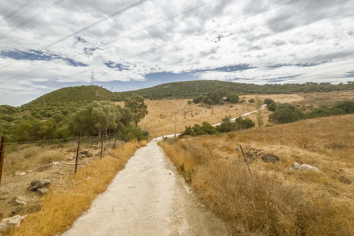 Land with Ruin in Casares — photo 3 of 10