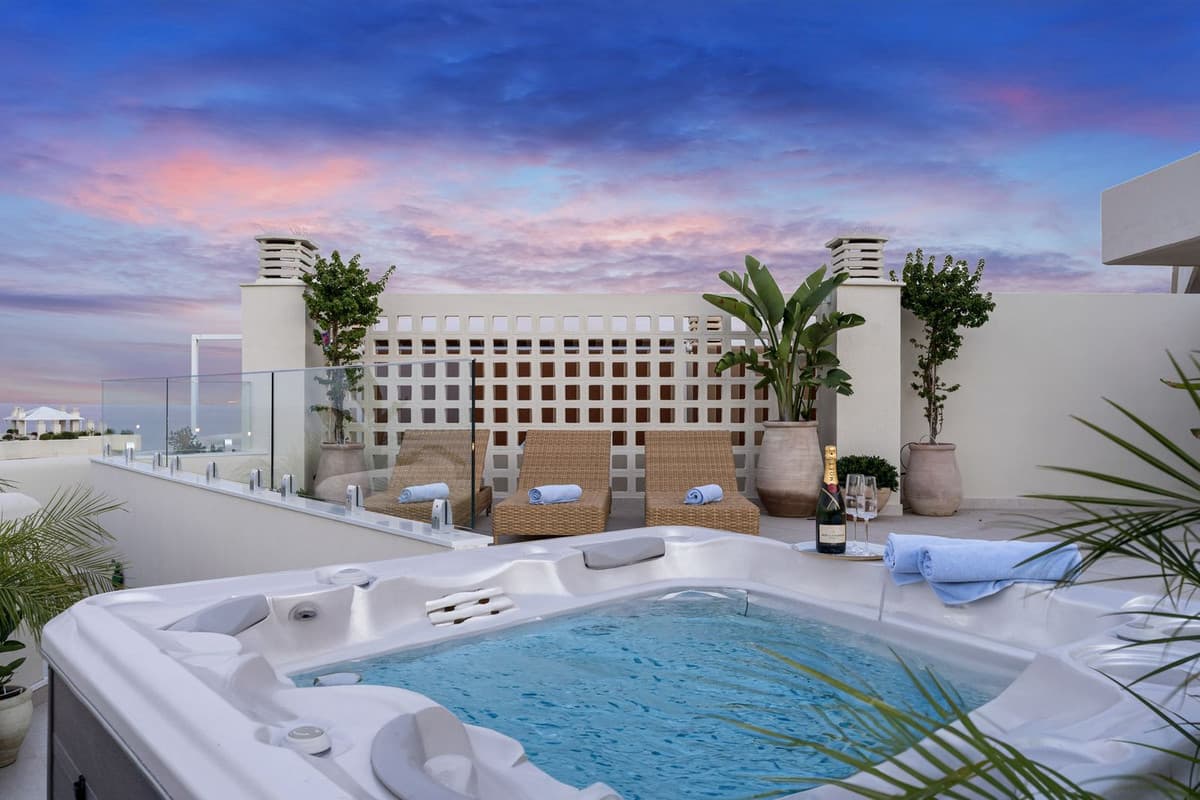 Penthouse in Benalmadena Costa — photo 1 of 10