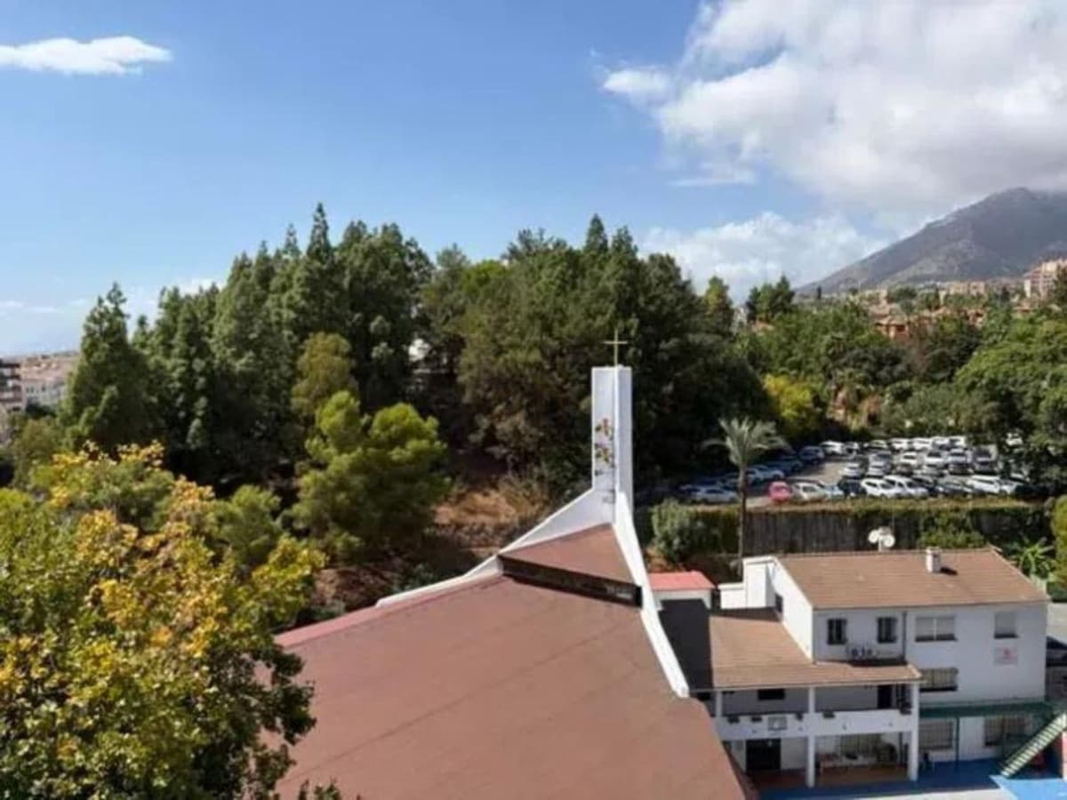 Middle Floor Apartment in Marbella — photo 7 of 10