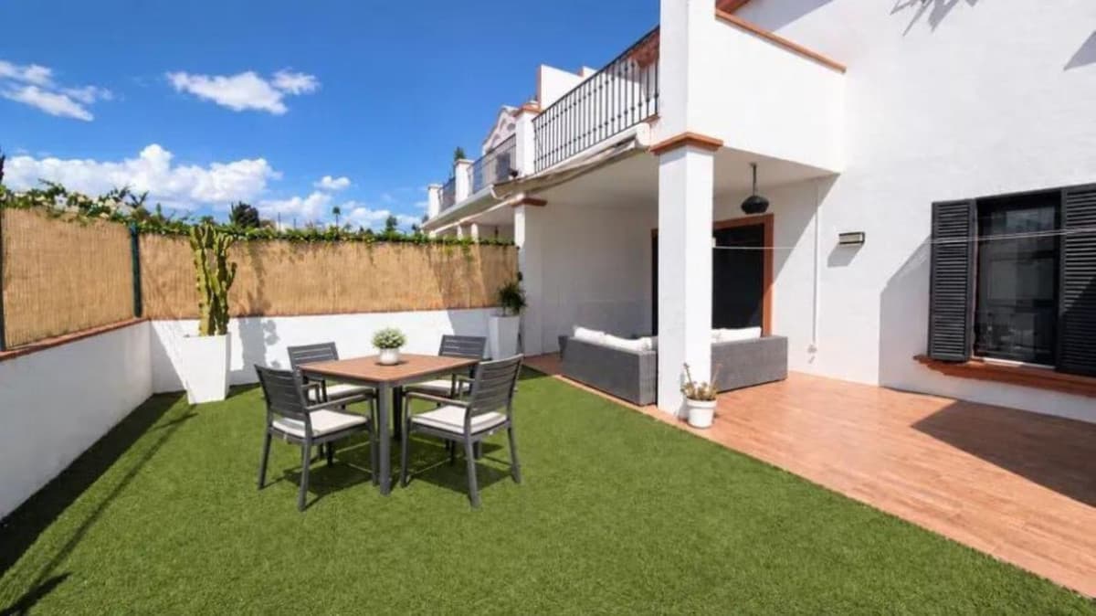 Townhouse in Guadalmina Alta — photo 1 of 10