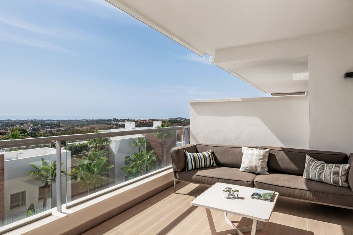 Middle Floor Apartment in Benahavís — photo 6 of 10