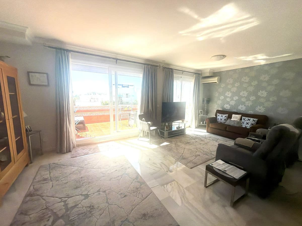 Penthouse Duplex in El Paraiso — photo 5 of 10