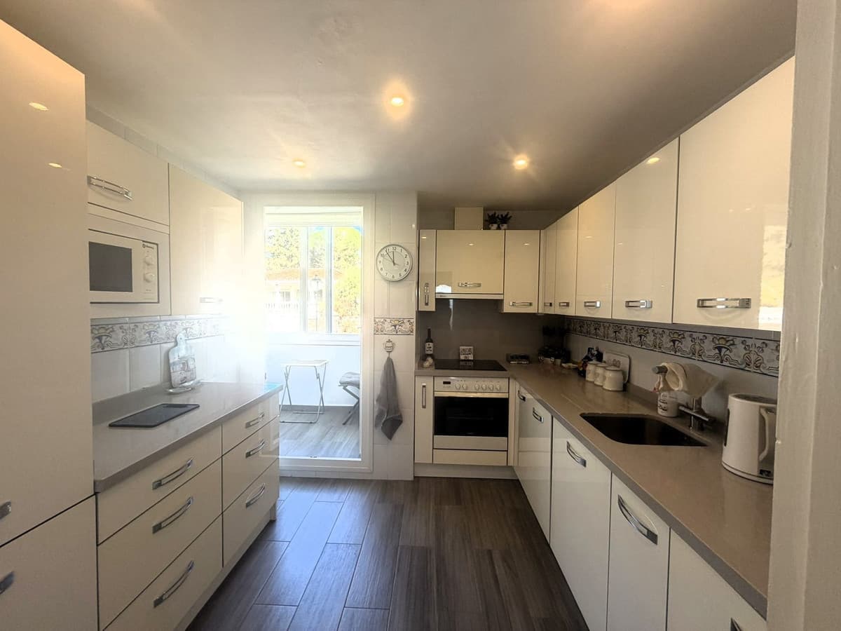 Penthouse Duplex in El Paraiso — photo 8 of 10