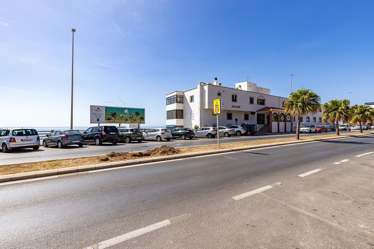 Middle Floor Apartment in Benalmadena Costa — photo 4 of 10