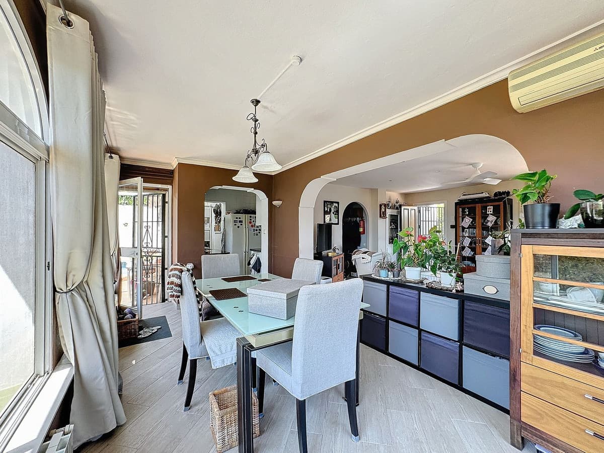 Detached Villa in Nueva Andalucía — photo 5 of 10