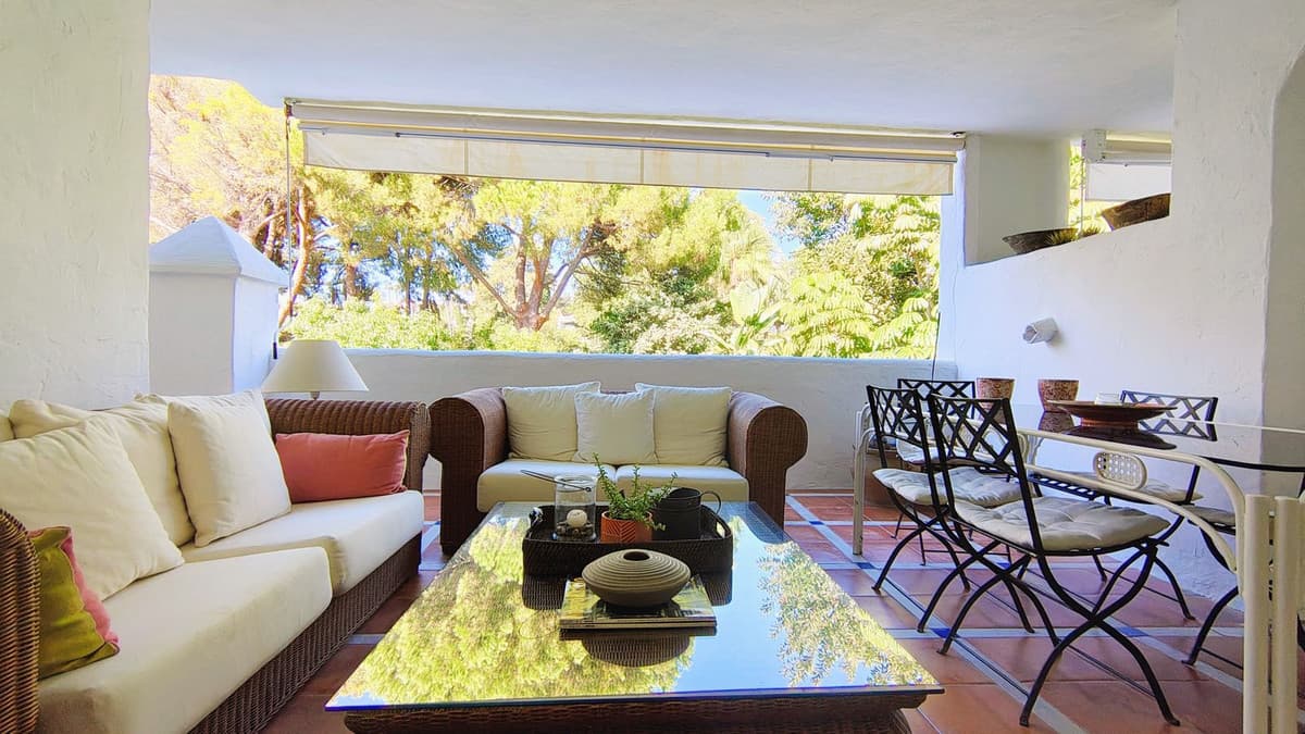 Middle Floor Apartment in Guadalmina Baja — photo 3 of 10