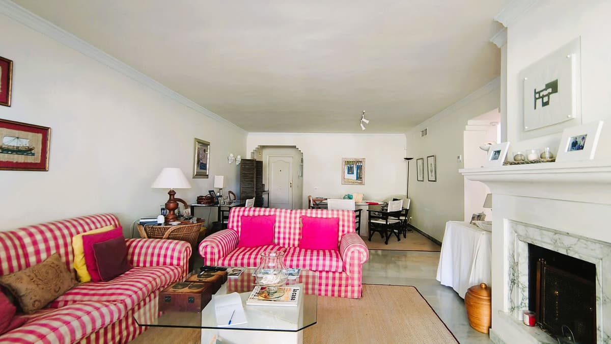 Middle Floor Apartment in Guadalmina Baja — photo 4 of 10