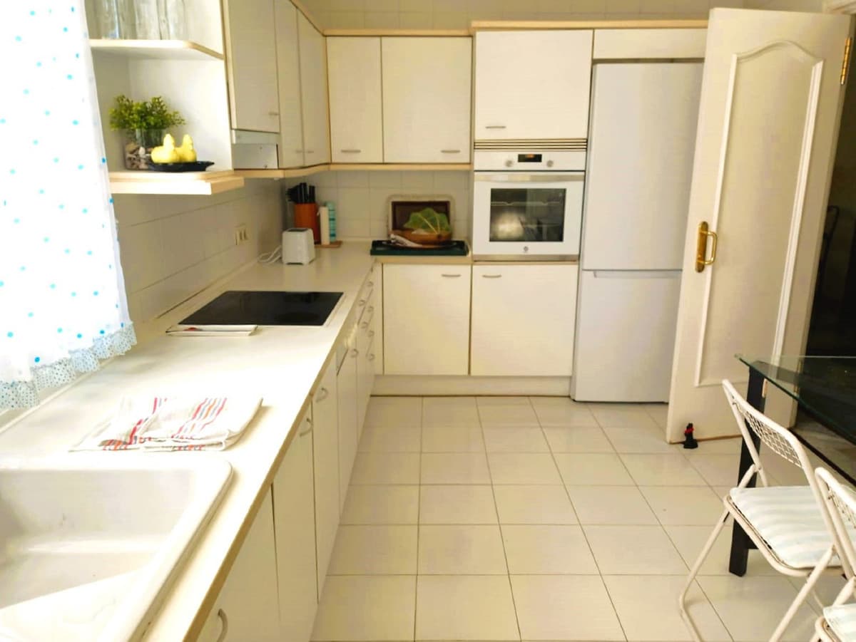 Middle Floor Apartment in Guadalmina Baja — photo 8 of 10