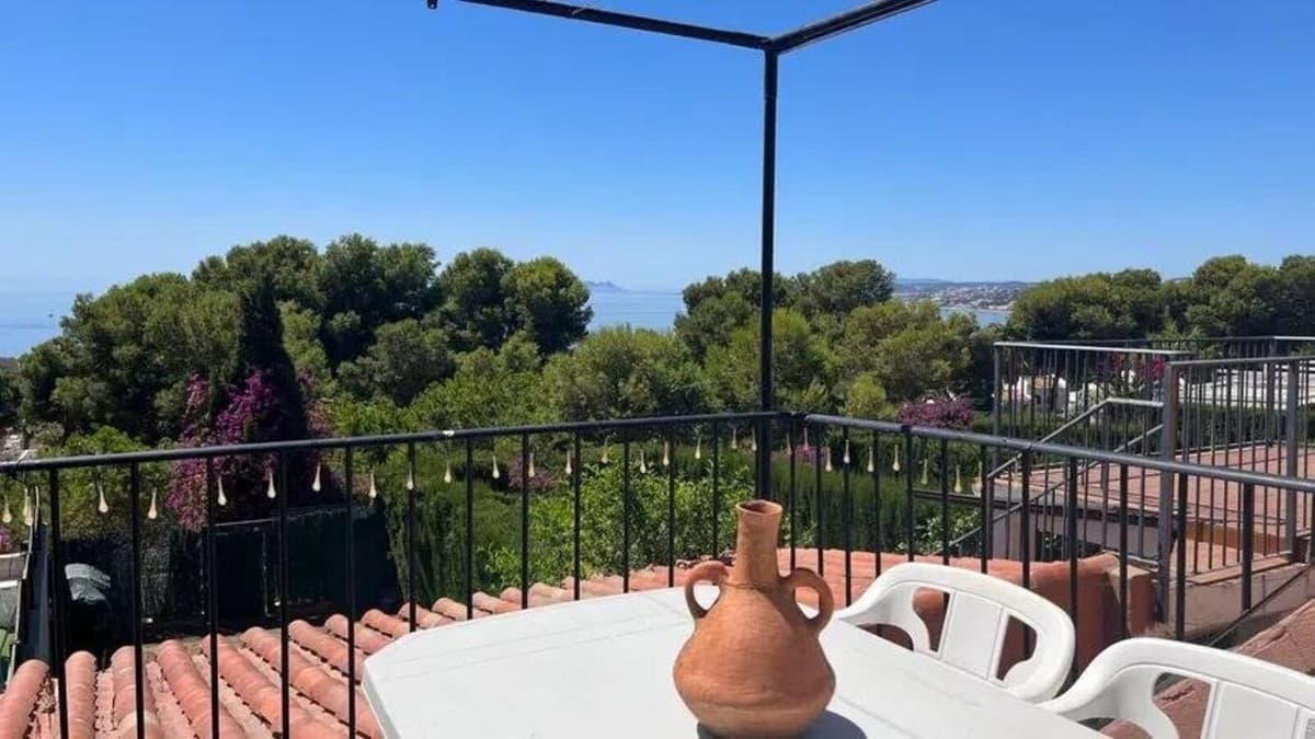 Townhouse in Estepona — photo 1 of 10