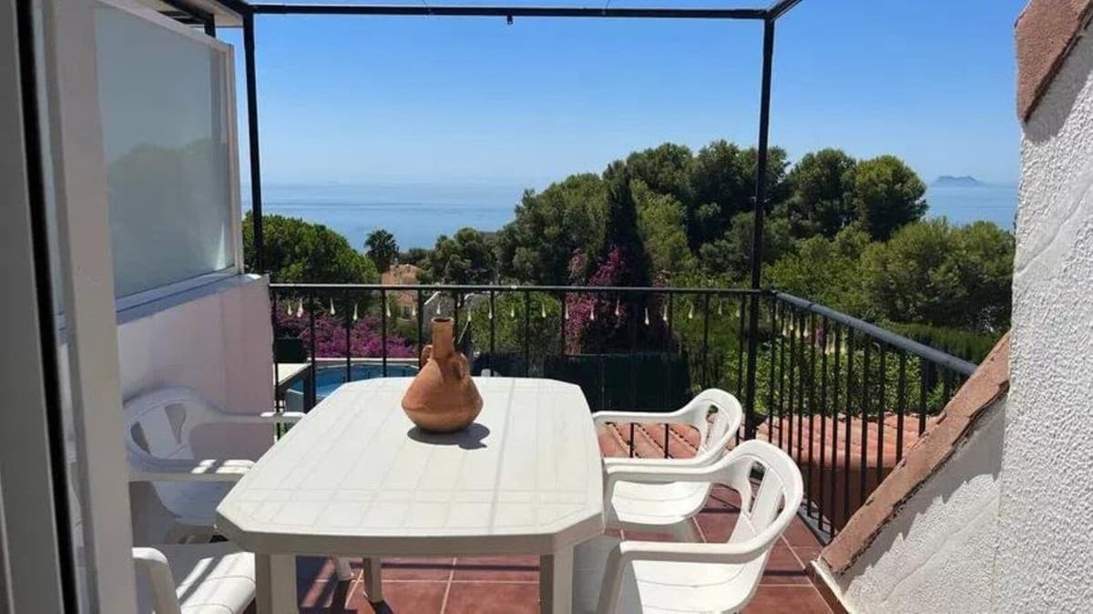 Townhouse in Estepona — photo 2 of 10