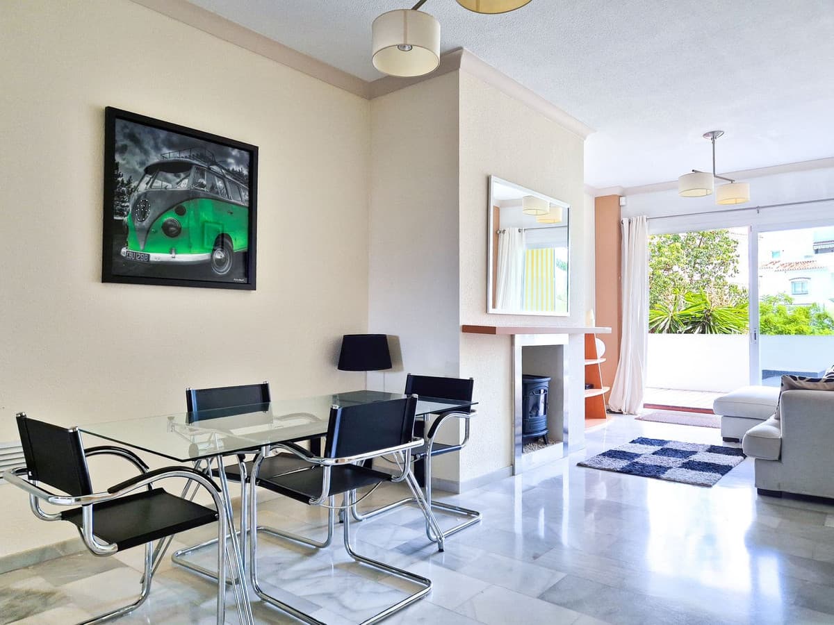 Middle Floor Apartment in Nueva Andalucía — photo 8 of 10