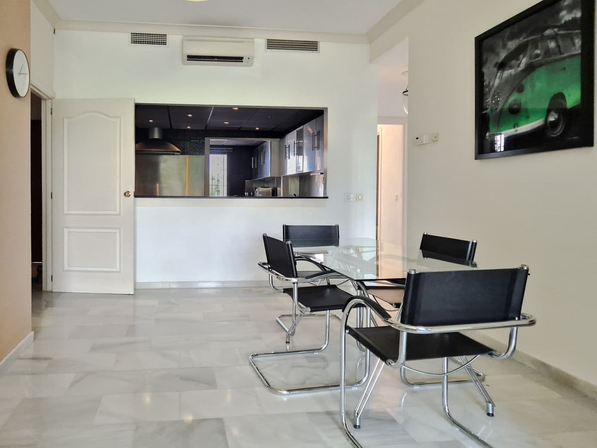 Middle Floor Apartment in Nueva Andalucía — photo 9 of 10