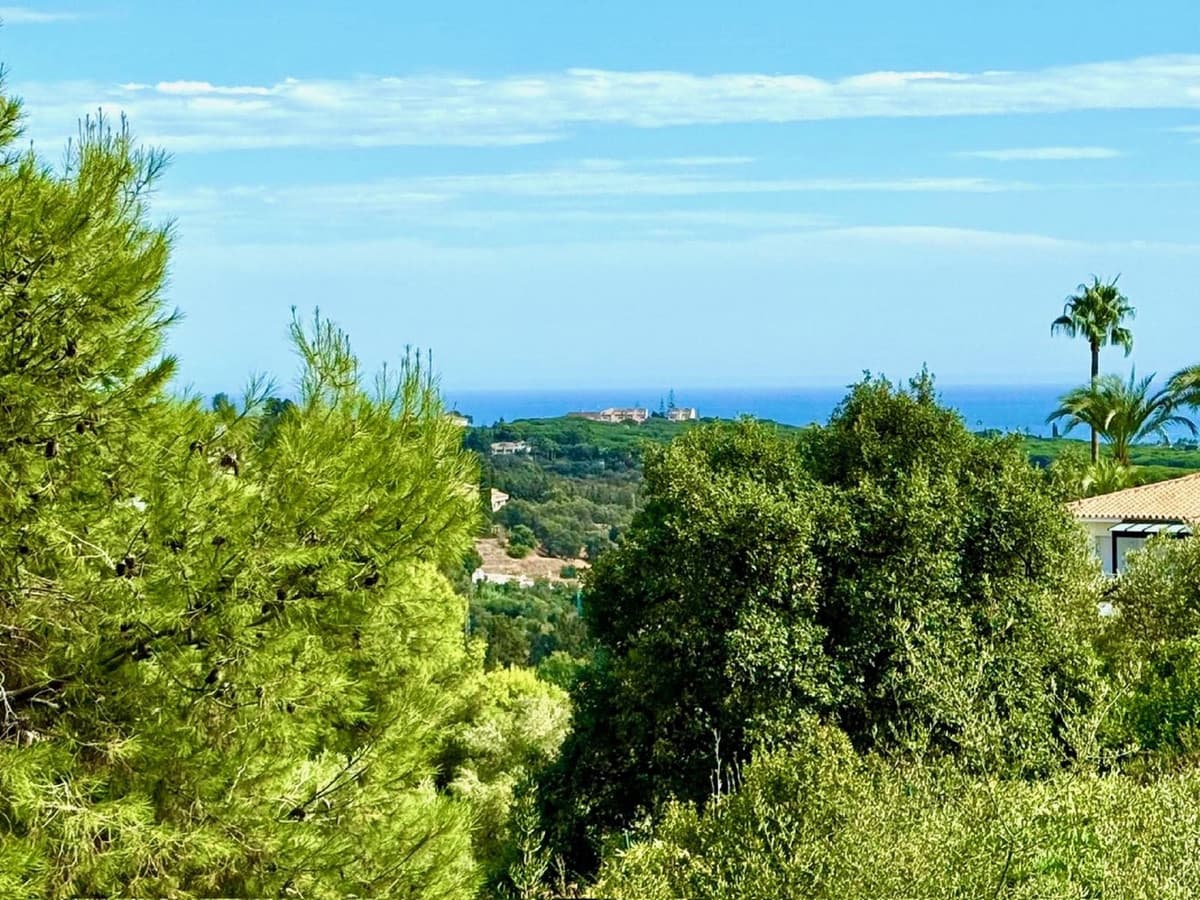 Middle Floor Apartment in Elviria — photo 1 of 10
