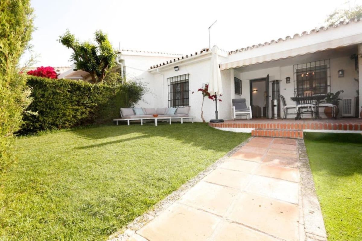 Townhouse in San Pedro de Alcántara — photo 1 of 10