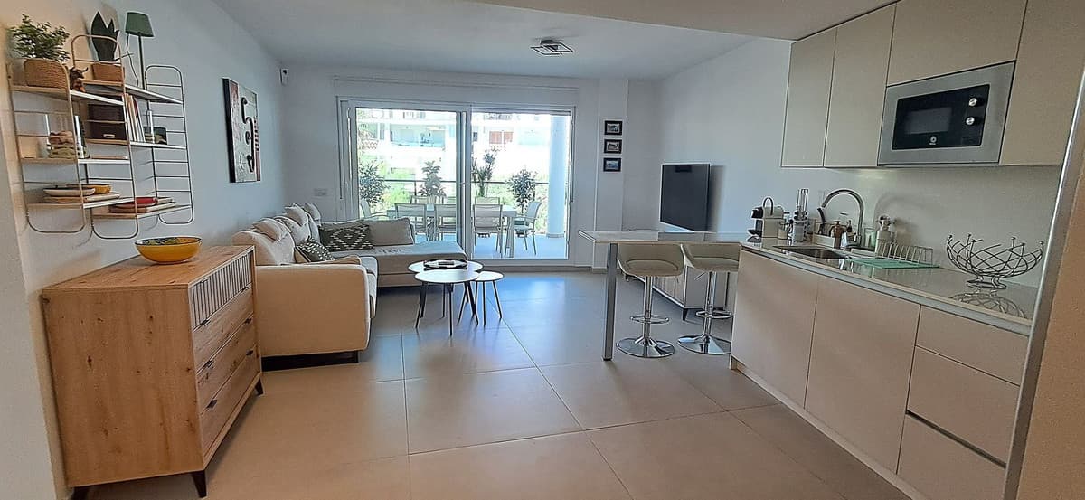 Middle Floor Apartment in Manilva — photo 9 of 10