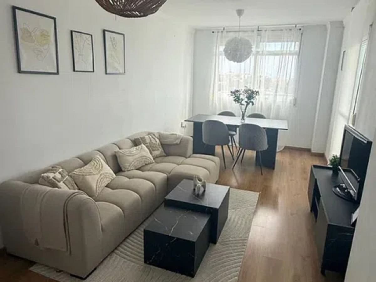 Middle Floor Apartment in El Pinillo — photo 3 of 10