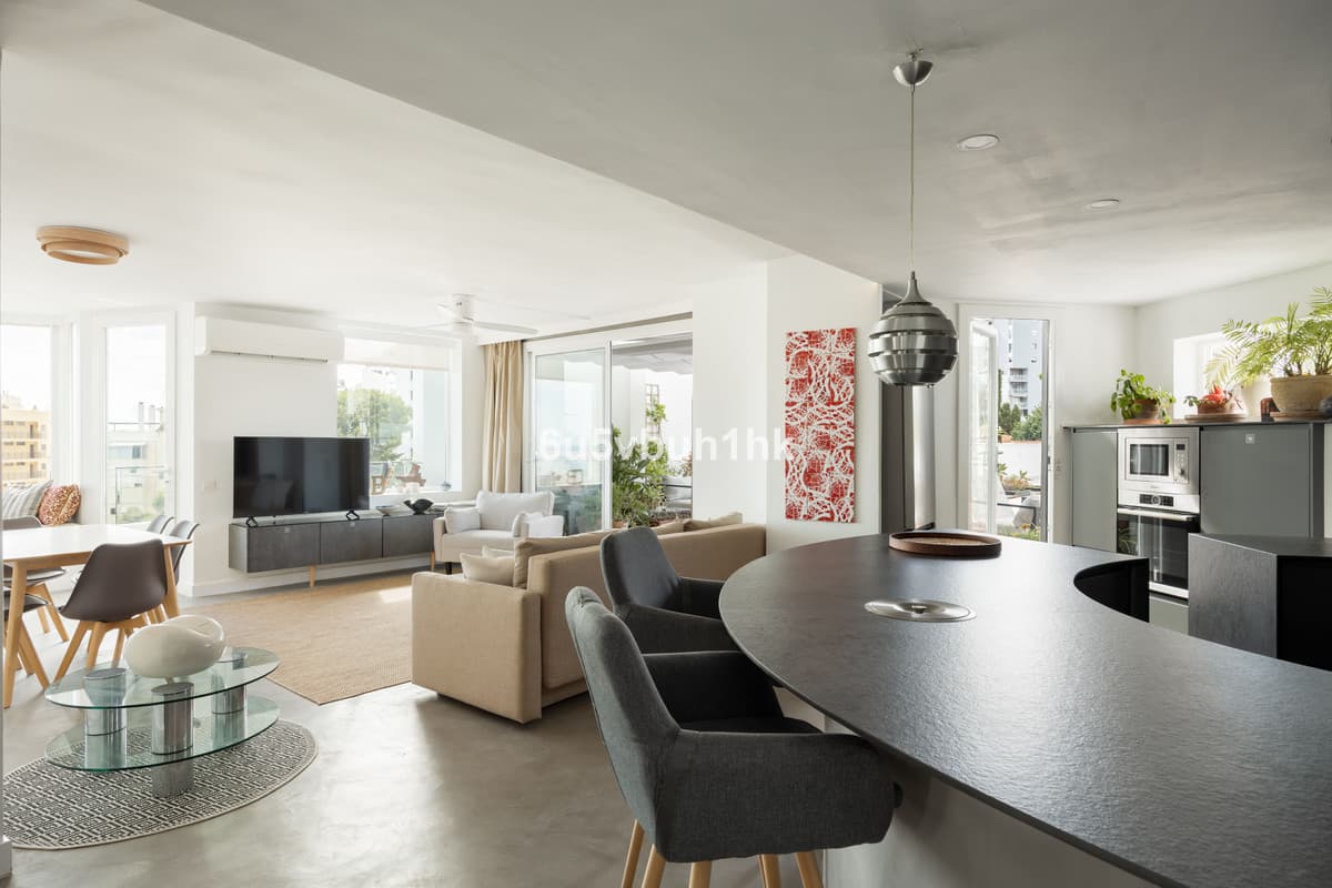 Middle Floor Apartment in Benalmadena Costa — photo 5 of 10