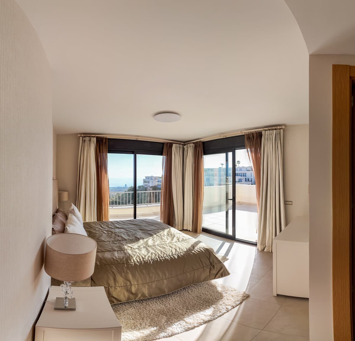 Penthouse in Altos de los Monteros — photo 6 of 10