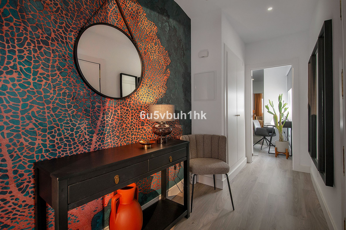 Middle Floor Apartment in Málaga — photo 4 of 10