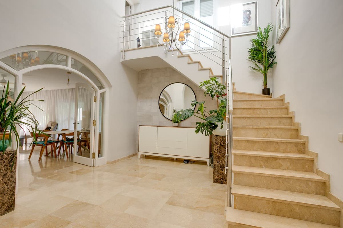 Detached Villa in El Paraiso — photo 2 of 10