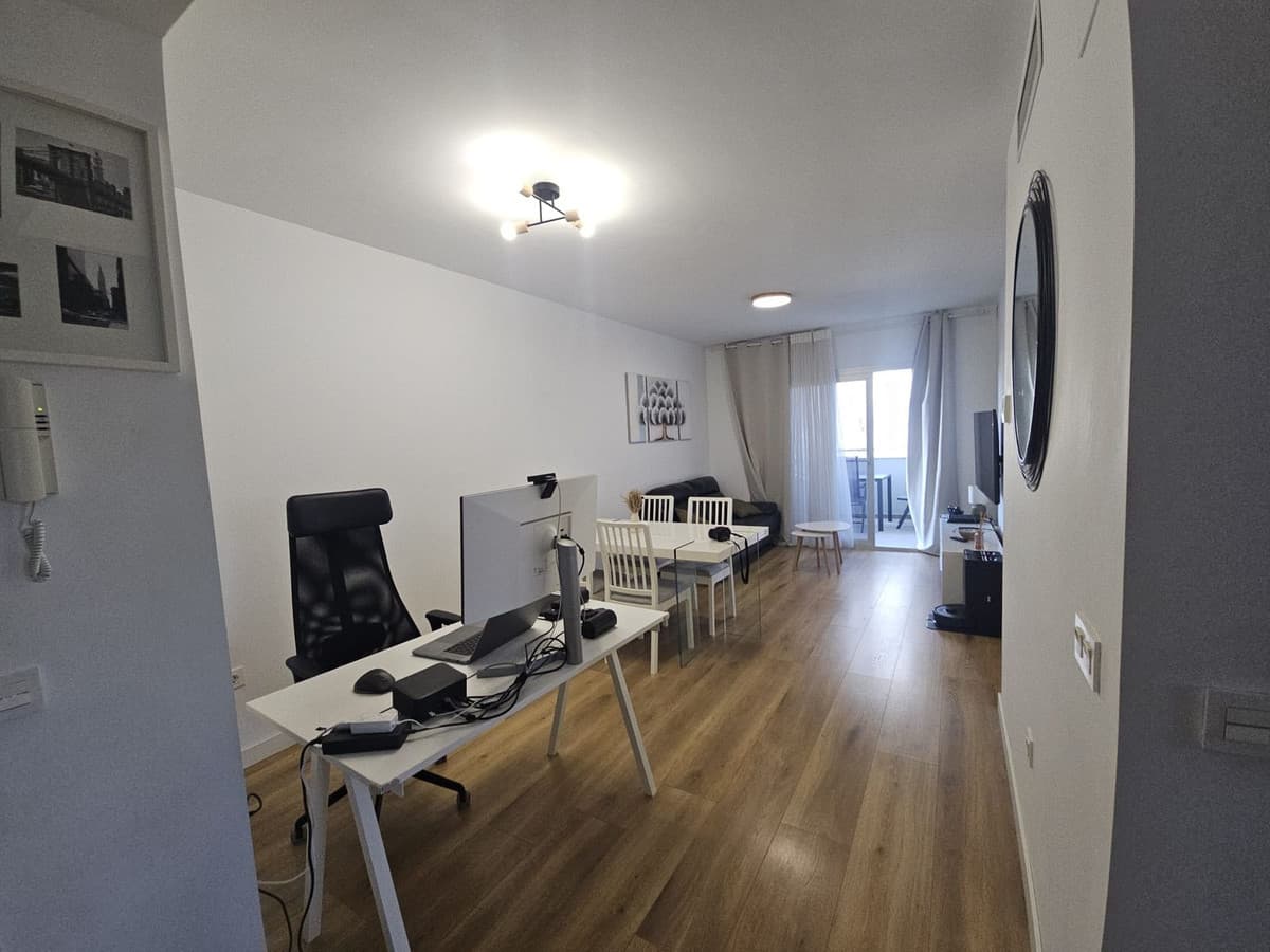 Middle Floor Apartment in Fuengirola — photo 2 of 10