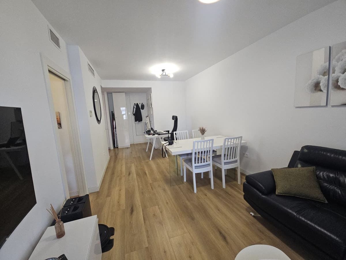 Middle Floor Apartment in Fuengirola — photo 3 of 10