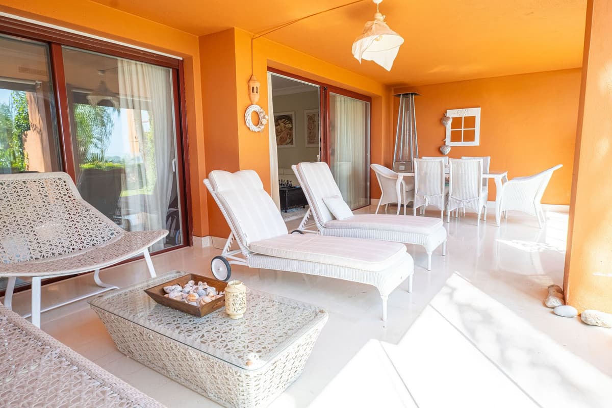 Ground Floor Apartment in Benahavís — photo 5 of 10