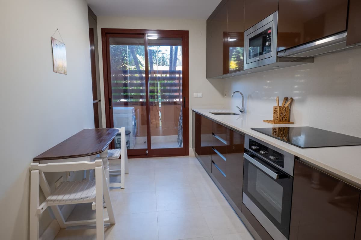 Ground Floor Apartment in Benahavís — photo 8 of 10