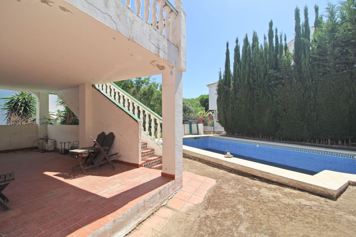 Detached Villa in Calahonda — photo 3 of 10